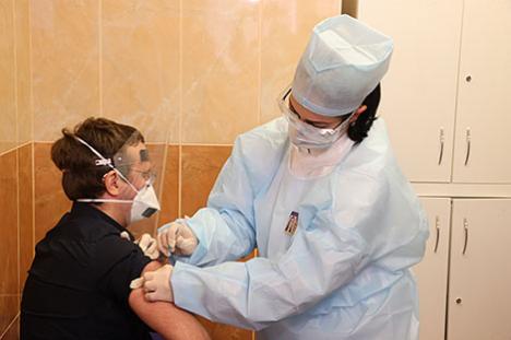 Больш за 4 тыс. беларусаў выказалі жаданне стаць добраахвотнікамі атрымання вакцыны ад COVID-19