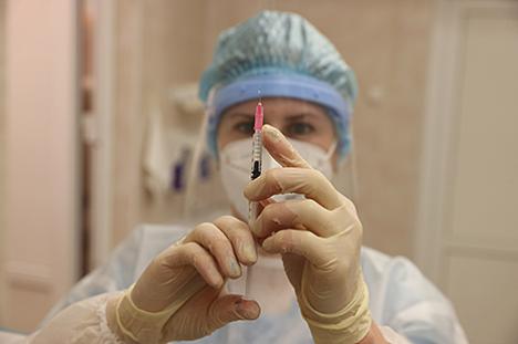 Больш за 3,26 млн беларусаў прайшлі поўны курс вакцынацыі супраць COVID-19