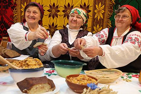 Тут гатуюць сапраўдныя старажытныя стравы! Завіталі ў Адэльск і пазнаёміліся з мясцовымі жыхарамі