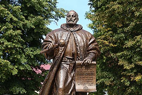 Помнік Льву Сапегу ўстанавілі ў Слоніме