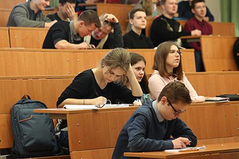 Амаль 26,3 тыс. абітурыентаў залічана ў ВНУ на бюджэт