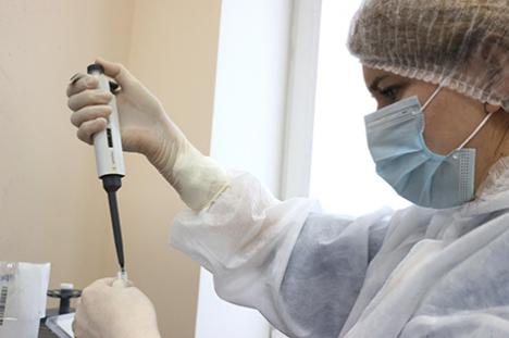 За суткі ў Беларусі зарэгістраваны 1300 пацыентаў з COVID-19, выпісаны 1479