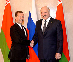Лукашэнка: Нашу Вялікую Перамогу мы нікому не аддадзім