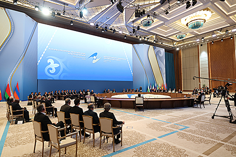 Лукашэнка: сітуацыя ў свеце развіваецца па канфліктным сцэнарыі
