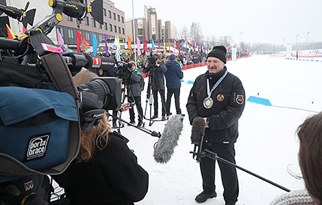 Лукашэнка: стаўка на спорт прыносіць дывідэнды