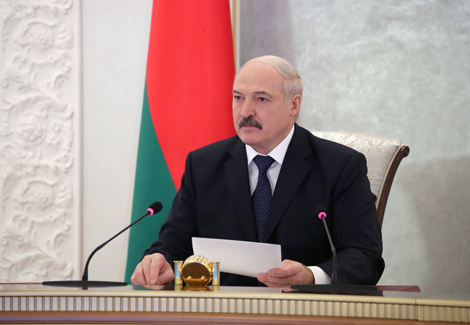 Лукашэнка: упершыню з сярэдзіны мінулага стагоддзя свет знаходзіцца за крок ад глабальнага процістаяння