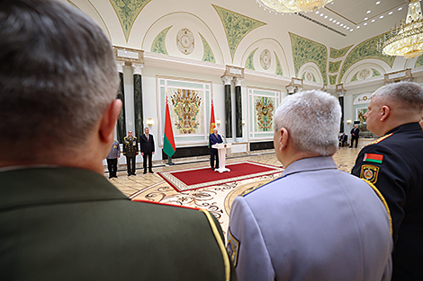 Лукашэнка: свет уцягваецца ў чарговую шалёную гонку ўзбраенняў, у тым ліку ядзерных