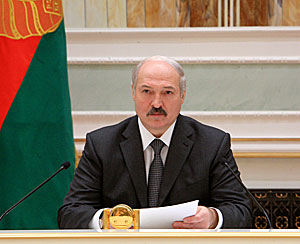 Аляксандр Лукашэнка прызнаецца, што ніводнага кроку не робіць без узгаднення з Масквой, калі размова ідзе аб Расіі