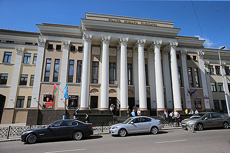 Лукашэнка павіншаваў калектыў Беларускага рэспубліканскага тэатра юнага гледача з 60-годдзем