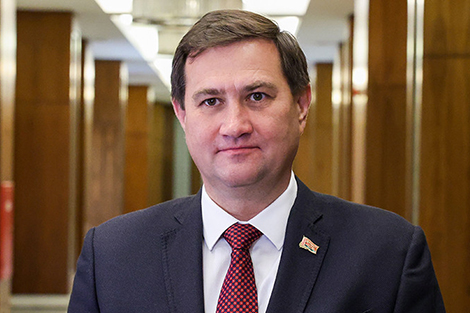 Рыжанкоў: Прэзідэнт патрабуе паскарацца i кратна нарасціць адносіны Беларусі на далёкай дузе