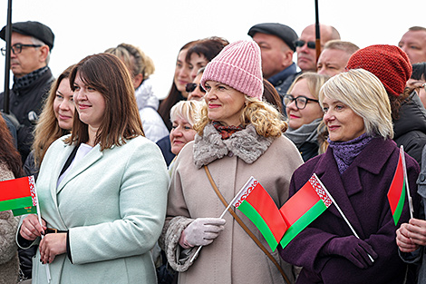 Лукашэнка - людзям: працуйце на сваёй зямлі, жабракамі не былі i не будзем