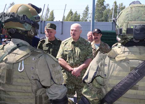 Лукашэнка прапануе Расіі вызначыцца з фарматам прысутнасці пагранічнікаў на беларуска-расійскай граніцы