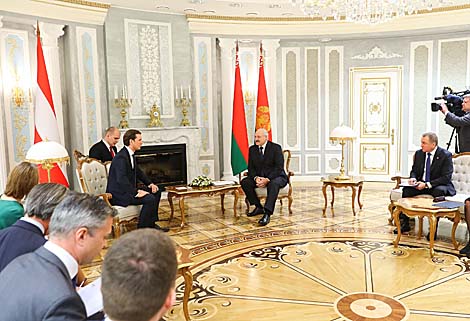 Лукашэнка: Беларусь гатова супрацоўнічаць з ЕС, але з улікам нацыянальных інтарэсаў