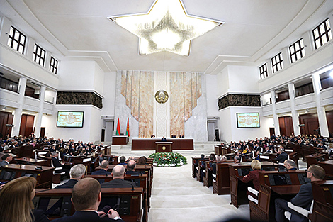 Лукашэнка: народ павінен умець адстойваць права на самастойнае вызначэнне лёсу сваёй краіны