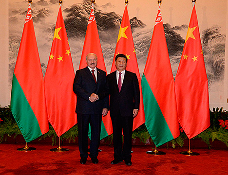 Лукашэнка павіншаваў Сі Цзіньпіна з Днём абвяшчэння КНР