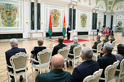 Лукашэнка: Беларусь нікога не імкнецца заваяваць, але здольная даць адказ любому агрэсару