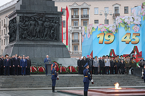 Лукашэнка: Дзень Перамогі - гэта дзень нацыянальнага гонару