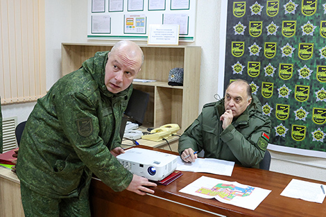 Пралёты авіяцыі, разведка, вучэнні. Вальфовіч расказаў аб абстаноўцы каля граніц Беларусі