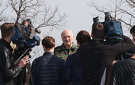 Лукашэнка заклікаў асобных расійскіх палітыкаў не пакутаваць наконт яго заяў аб суверэнітэце