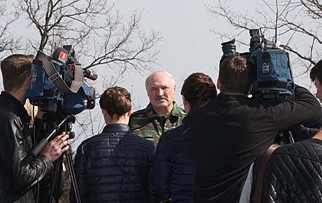 Лукашэнка заклікаў асобных расійскіх палітыкаў не пакутаваць наконт яго заяў аб суверэнітэце