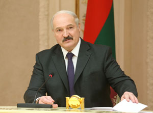 Лукашэнка: Беларусь гатова нарошчваць пастаўкі ва Удмуртыю шырокага спектра тэхнікі