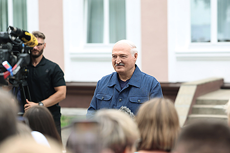 Што рабіць беларусам, каб захаваць мір? Лукашэнка назваў простую формулу