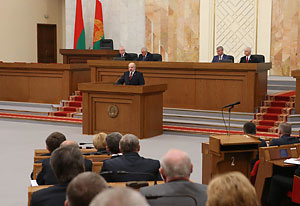 Лукашэнка: Беларусь не будзе праводзіць дзікую нацыяналістычную палітыку