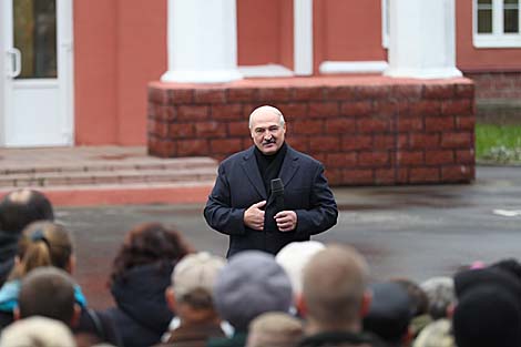 Лукашэнка: лепш дзясяткі гадоў перагавораў, чым адзін дзень вайны