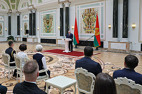 Лукашэнка адказаў тым, хто 