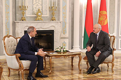 Лукашэнка на сустрэчы з Пашынянам: шмат праблем у ЕАЭС, мы не выканалі тое, пра што дамаўляліся