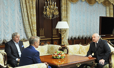 Лукашэнка прапануе Ашчаднаму банку пашыраць поле дзейнасці на беларускім рынку