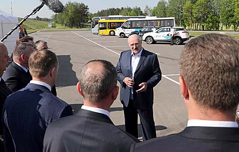 Лукашэнка патрабуе прымяняць жорсткія санкцыі да інвестараў за зрыў абавязацельстваў