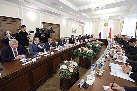 Пастаўкі тэхнікі, будаўніцтва, АПК і турызм. Пархомчык аб перспектывах супрацоўніцтва з Архангельскай вобласцю