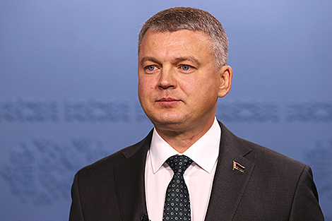 Маршалаў: Беларусь мае намер актыўней пашыраць беларускую тэхніку і паслугі ў Зімбабвэ