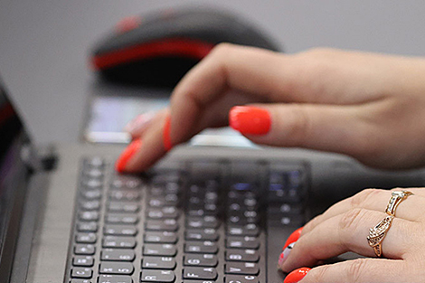 Лукашэнка - ураду: прымусьце маркетплэйсы і гандлёвыя сеткі працаваць на краіну