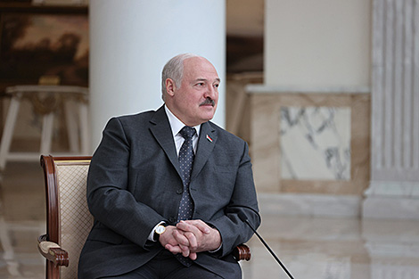 Лукашэнка: галоўная прылада працы беларусаў - гэта іх мазгі