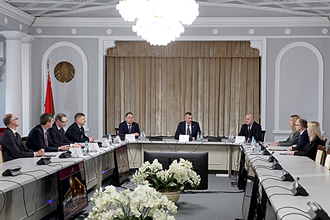 Цэнавая стабільнасць і садзейнічанне экспарцёрам. Крутой аб задачах Нацбанка