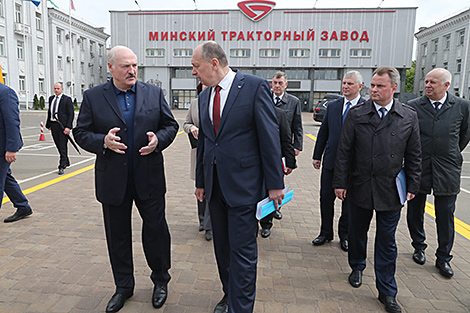 Лукашэнка пра МТЗ: цудоўны завод, брэнд нашай краіны