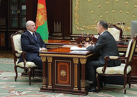 Лукашэнка арыентуе айчынны ВПК на падваенне фінансавых паказчыкаў
