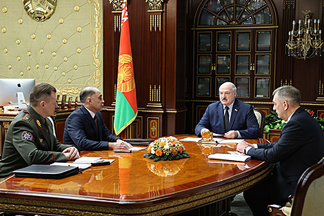 Удасканаленне структуры сістэмы МНС абмяркоўваецца на нарадзе ў Лукашэнкі