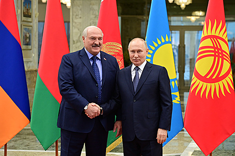 Лукашэнка і Пуцін паразмаўлялі сам-насам