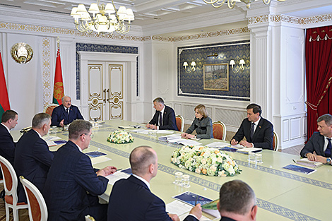 Лукашэнка запатрабаваў рэалізаваць прыярытэты старшынства Беларусі ў ЕАЭС