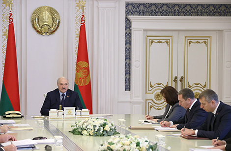 Лукашэнка аб Расіі і процідзеянні санкцыям: разам мы можам больш
