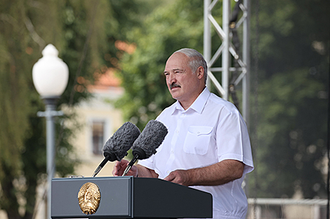 Лукашэнка: людзі просяць спакойнага жыцця, і мы павінны ім гэта жыццё прадаставіць