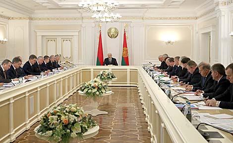 Лукашэнка адправіў на дапрацоўку пакет прагнозных дакументаў на 2020 год