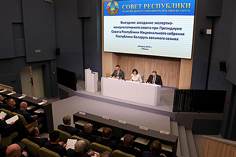 Сямейны капітал, ільготы і гарантыі. Качанава аб маштабным комплексе мер па падтрымцы сем'яў у Беларусі