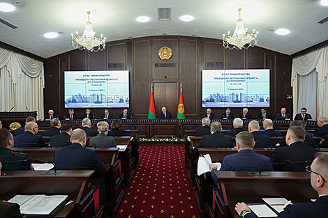 Лукашэнка: ва ўсіх сферах трэба тэрмінова пазбавіцца ад 