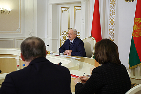 Узмацніць ліцэнзаванне гандлю электроннымі цыгарэтамі плануюць у Беларусі. Лукашэнка падтрымаў