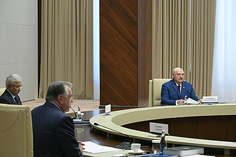 Лукашэнка: заходнія палітыкі мэтанакіравана рыхтуюцца да вайны