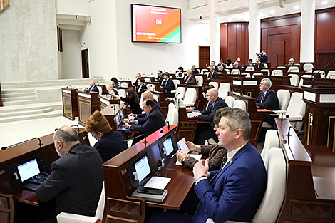 Дэпутаты прынялі ў першым чытанні законапраект па пытаннях дзейнасці Прэзідэнта